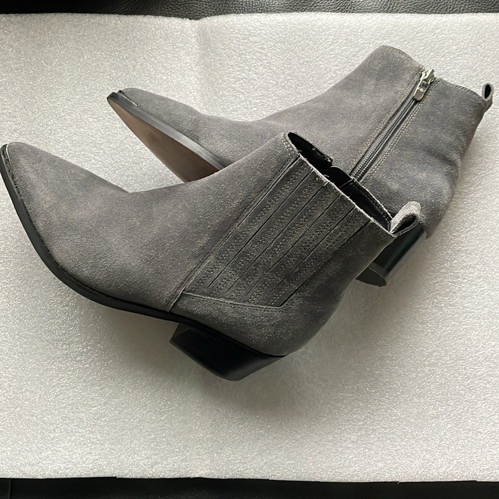 Marc Fisher Ankle Boots Size 7 Gray Suede Pointed Toe Chunky Heel Decor Toe Tips - Picture 5 of 13
